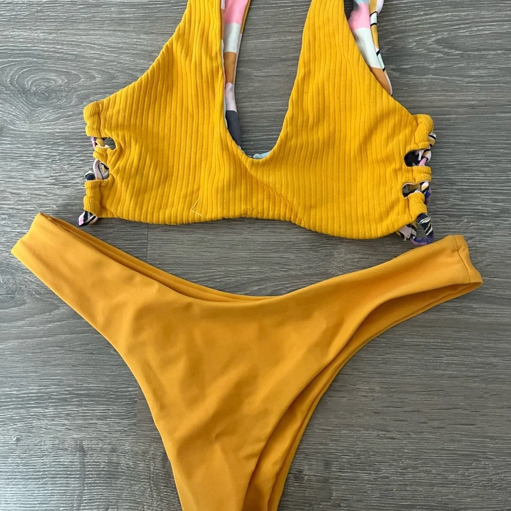 Bikini set - Picture 3 of 3
